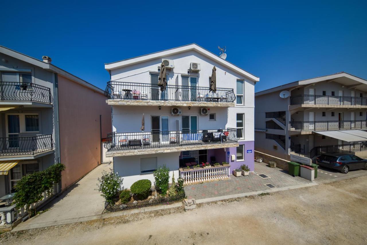 Apartments Zrakic Затон Екстериор снимка
