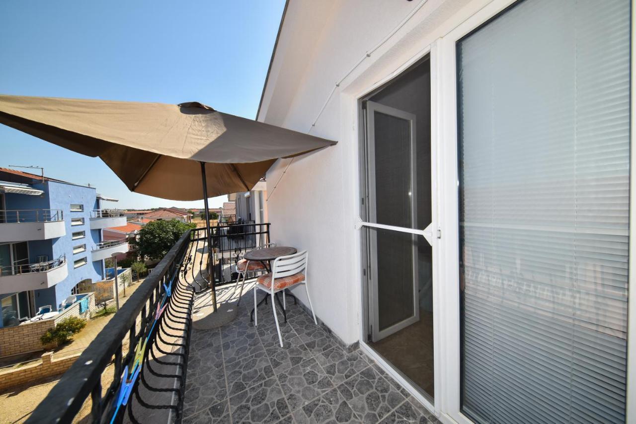 Apartments Zrakic Затон Екстериор снимка