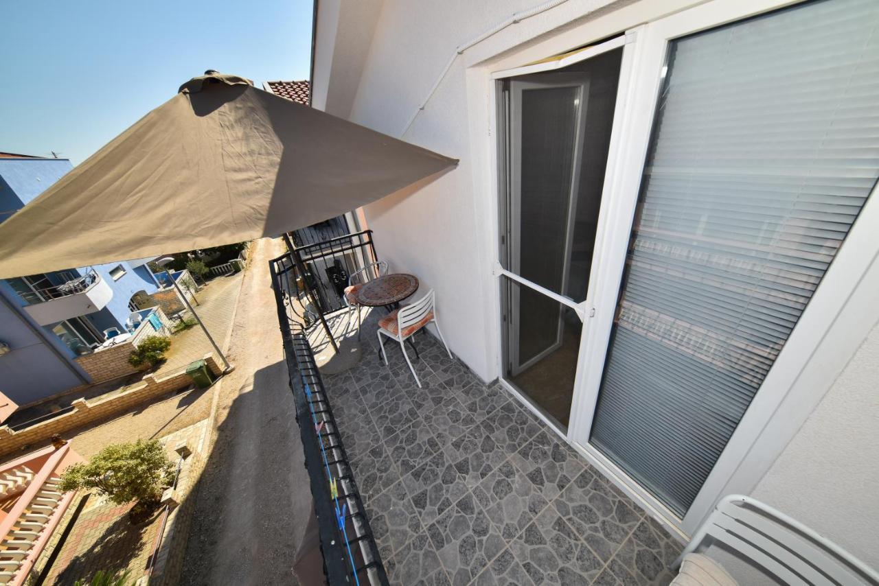 Apartments Zrakic Затон Екстериор снимка