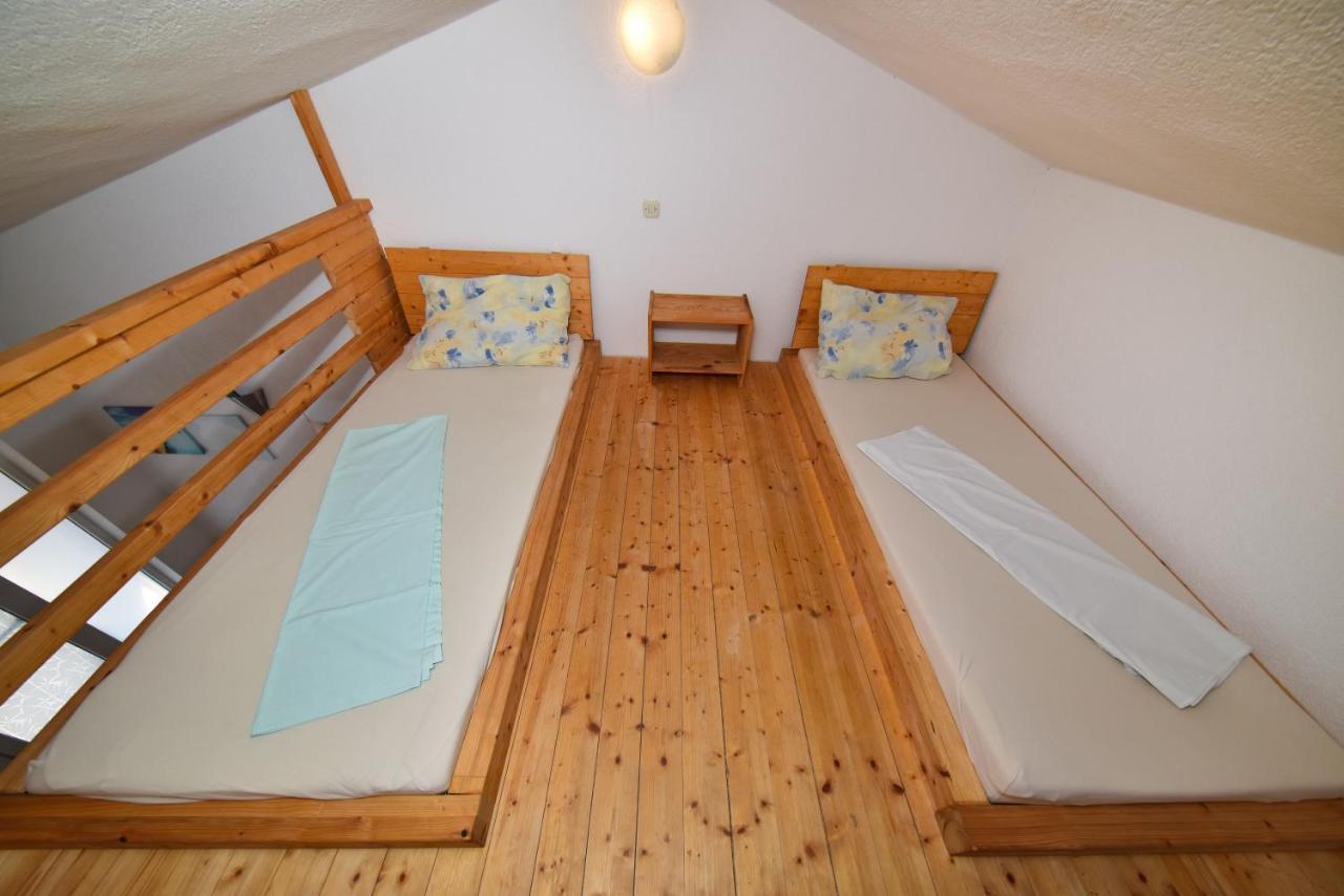 Apartments Zrakic Затон Екстериор снимка