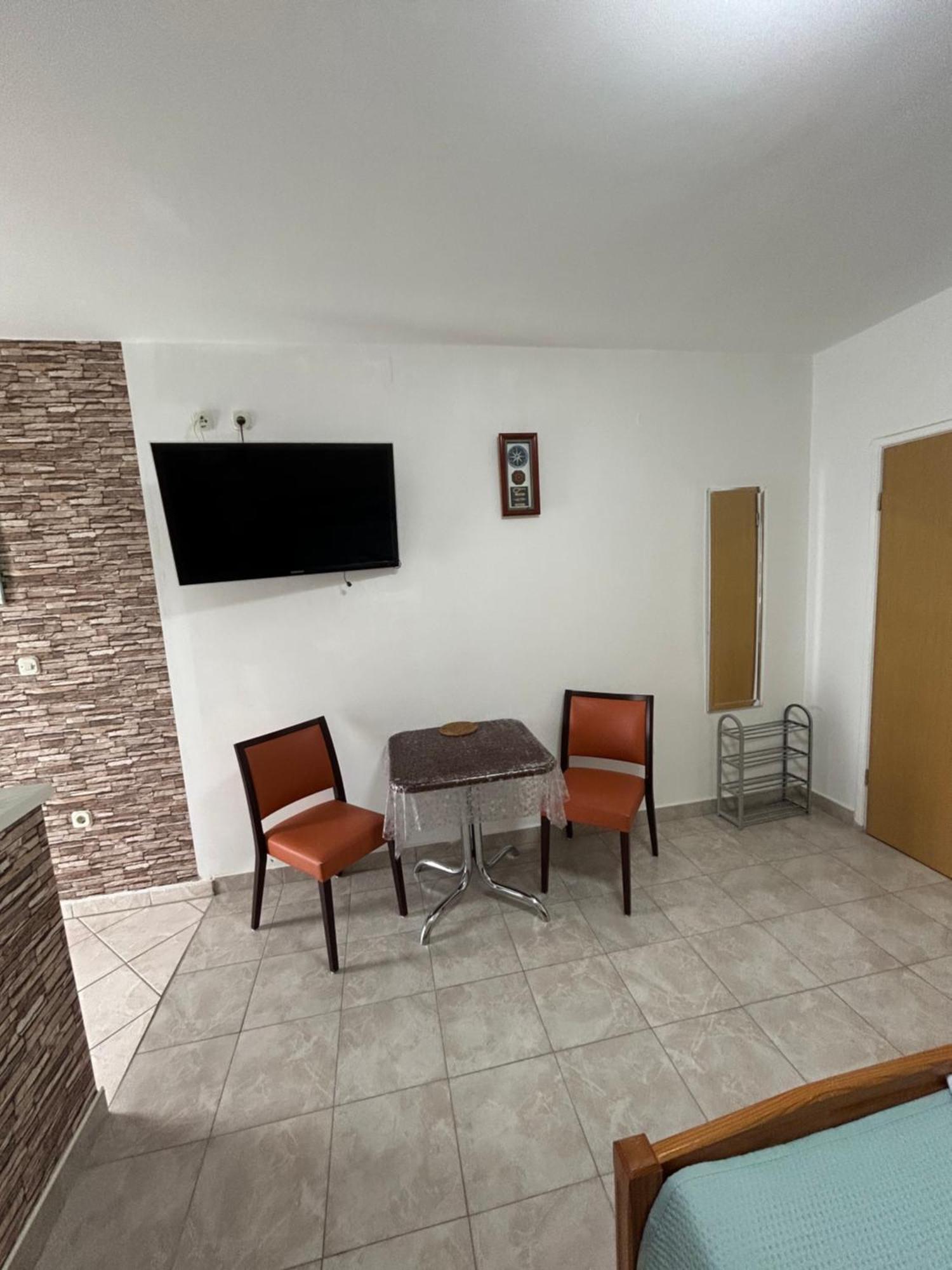 Apartments Zrakic Затон Екстериор снимка