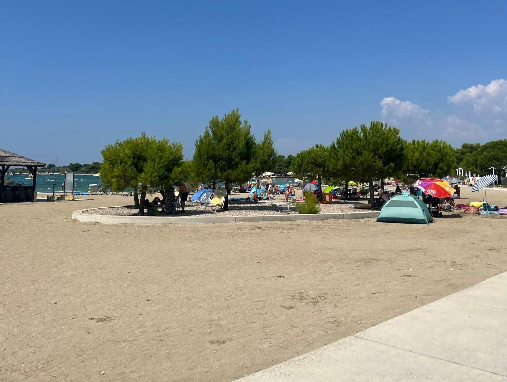 Apartments Zrakic Затон Екстериор снимка