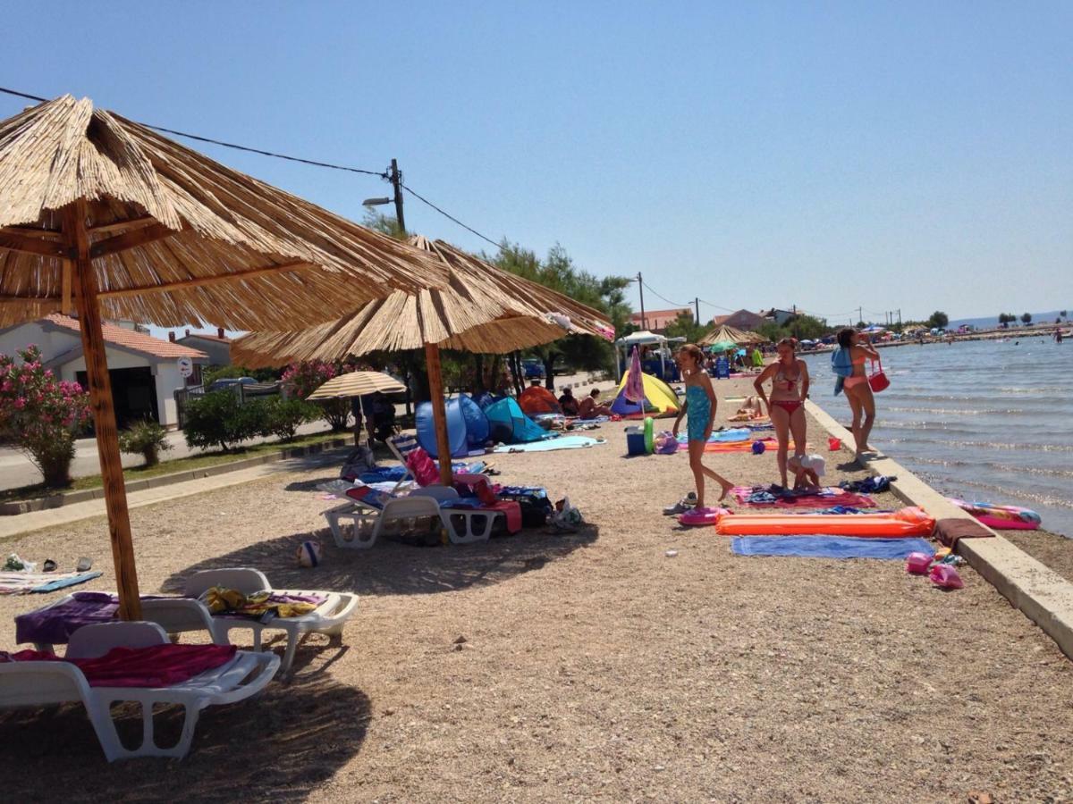 Apartments Zrakic Затон Екстериор снимка